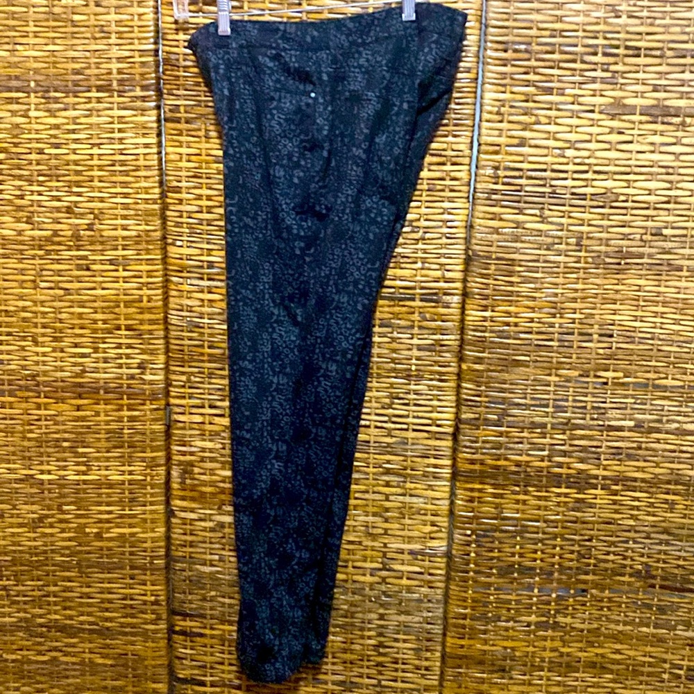 EUC Chico’s Black Leopard Print Jeggings Chico’s size .5 R XS-S